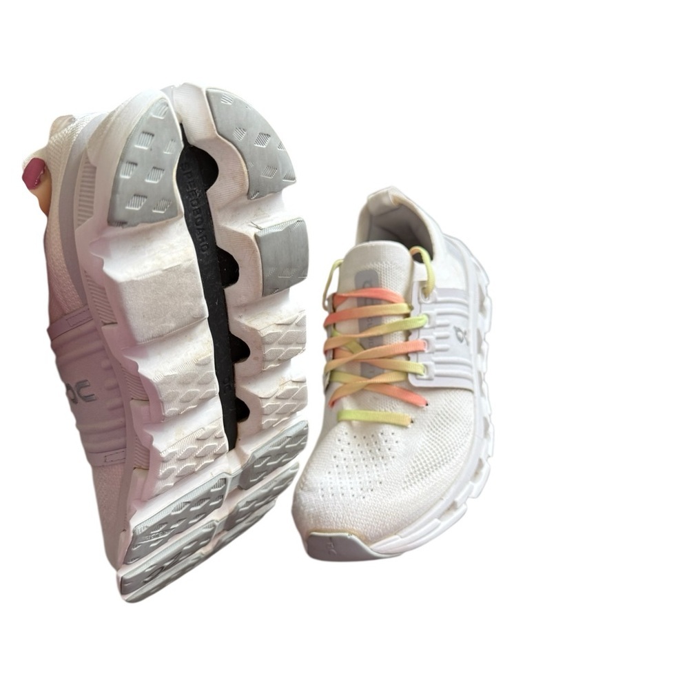 On Running Off White Sneakers with Colorful Laces - Picture 5 of 10
